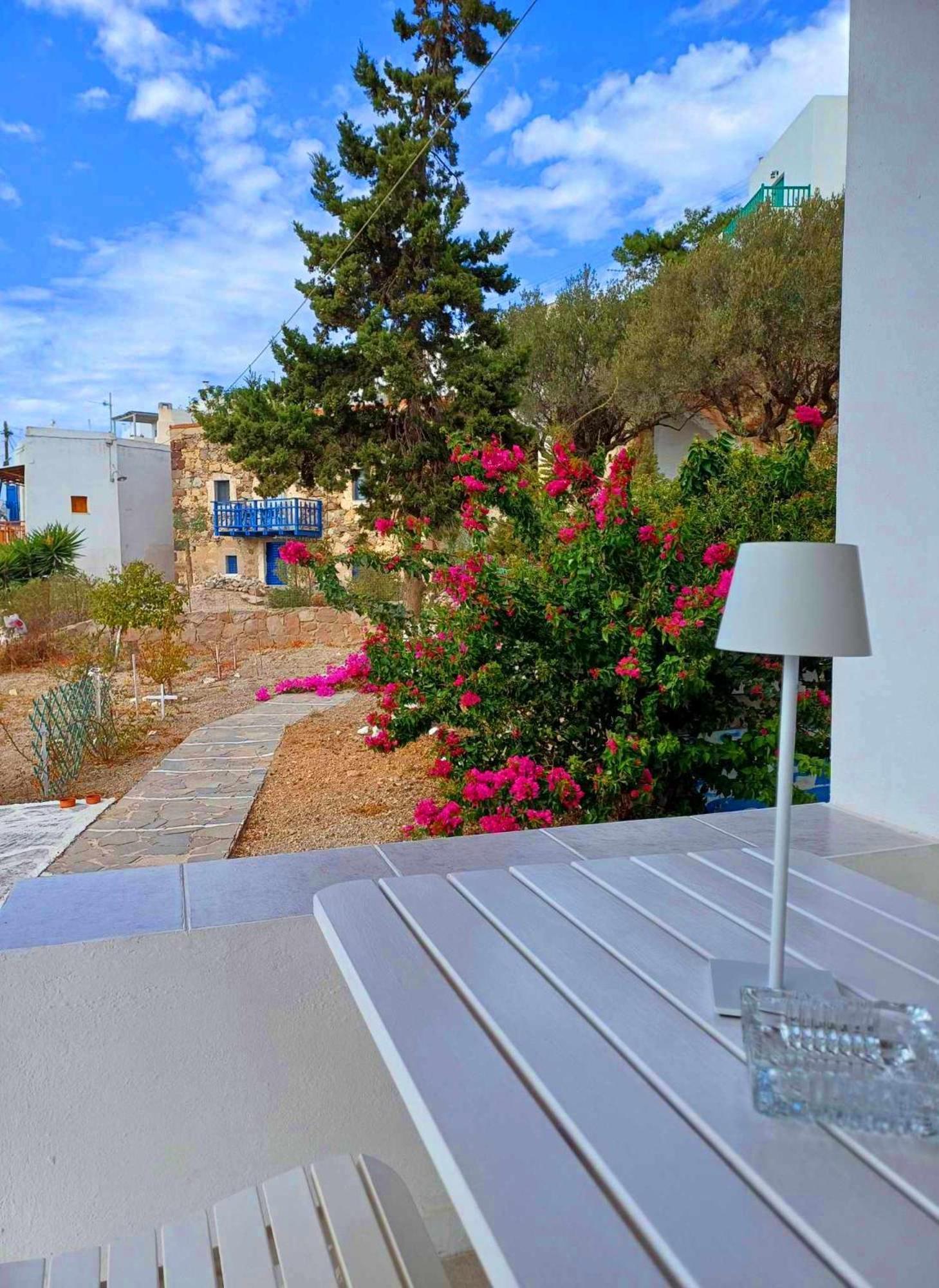Georgia Rooms Milos Plaka  Exterior photo