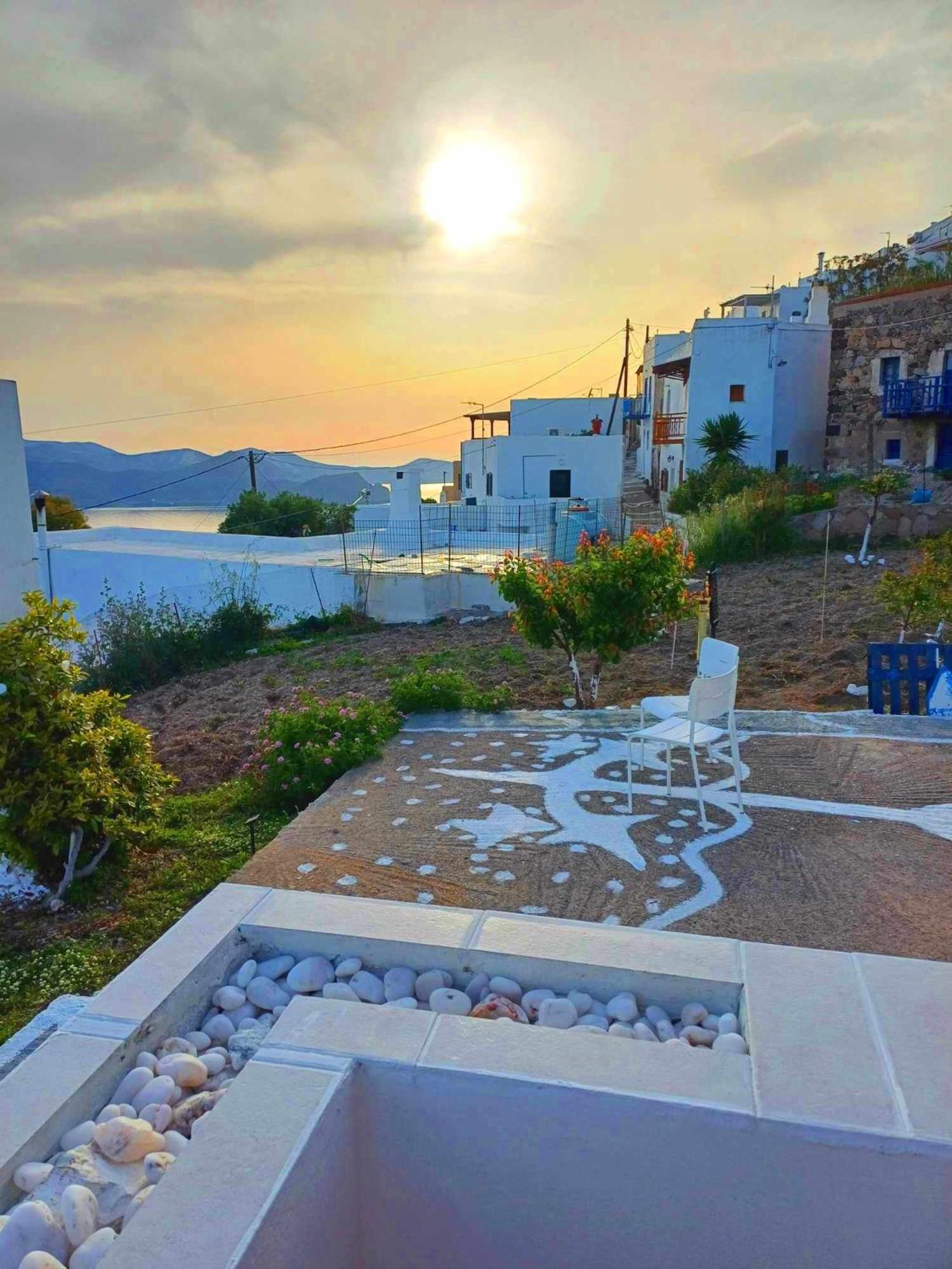Georgia Rooms Milos Plaka  Exterior photo